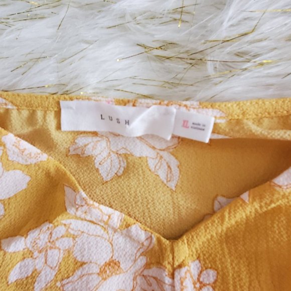 Lush Shirt Womens Large Yellow Floral Spaghetti Strap Crop Polyester V-Neck - Picture 4 of 10